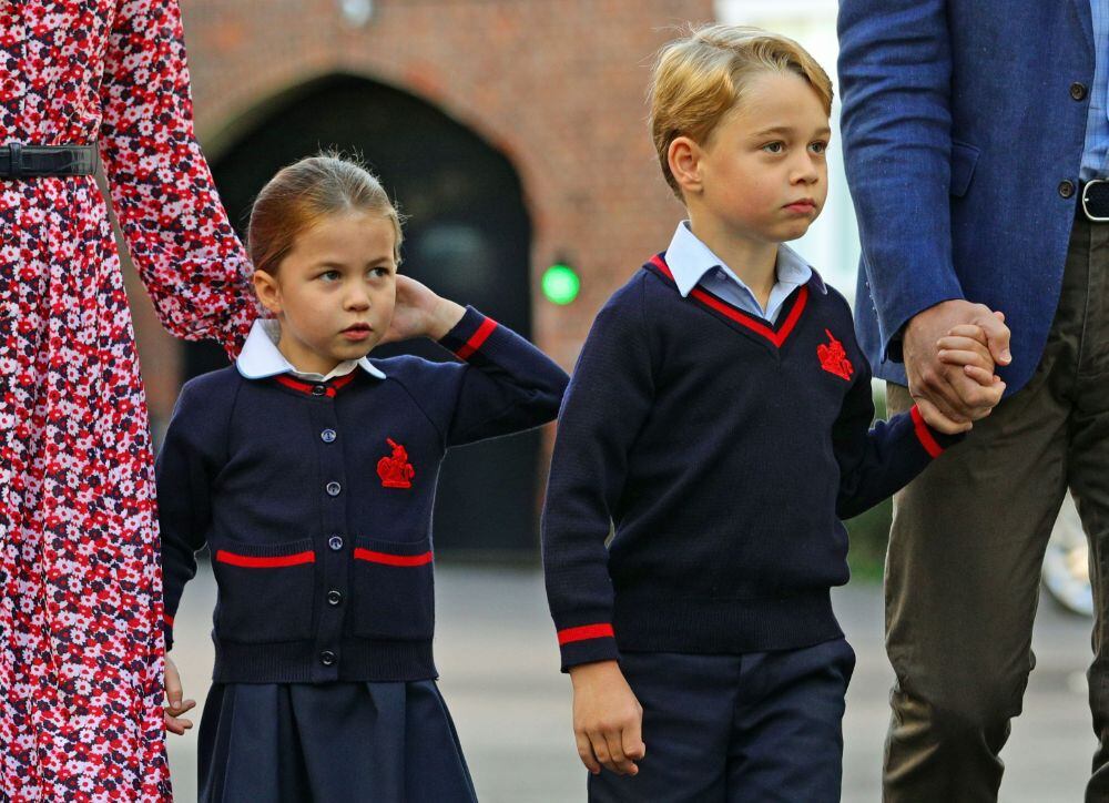 Las imágenes del primer día de escuela de la princesa Charlotte