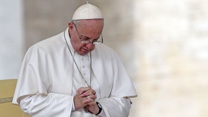 Papa pide perdón por ‘escándalos’ en Roma y Vaticano