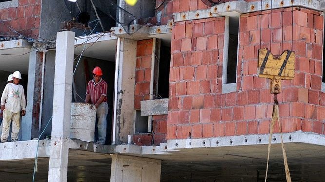 Aumento de tasa para permisos de construcción golpearía viviendas