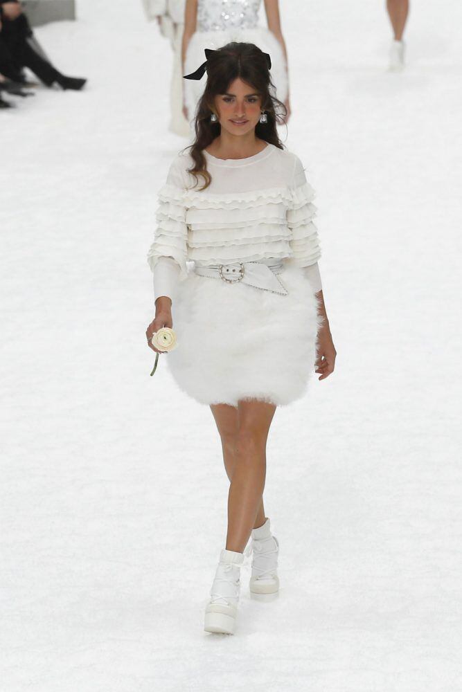 Chanel presenta el último desfile diseñado por Lagerfeld