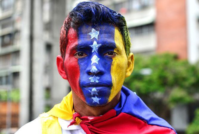 "Cinco periódicos cerrarán por falta de papel en Venezuela en las próximas semanas": Sociedad Interamericana de Prensa