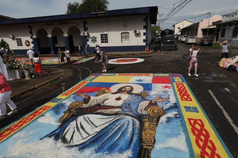 El Corpus Christi llena de colores las calles de La Villa de Los Santos