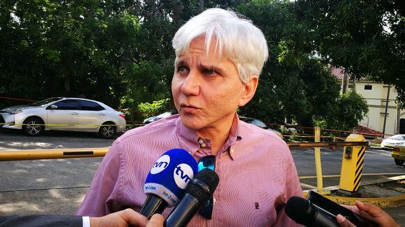 Juez valida acuerdo y fiscal pide que se enjuicie a imputados en caso de mochilas escolares