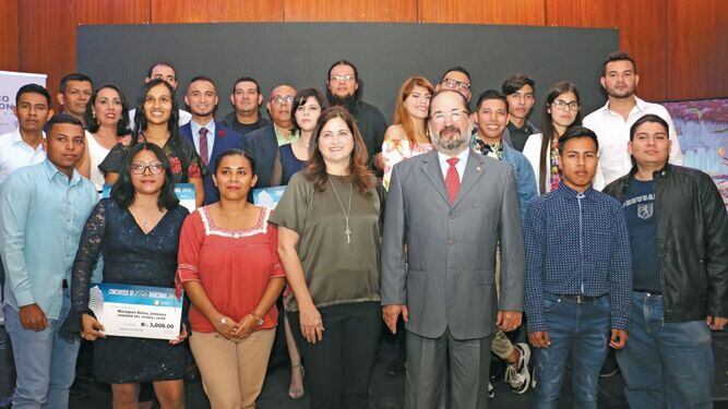 Banconal entregó premios
