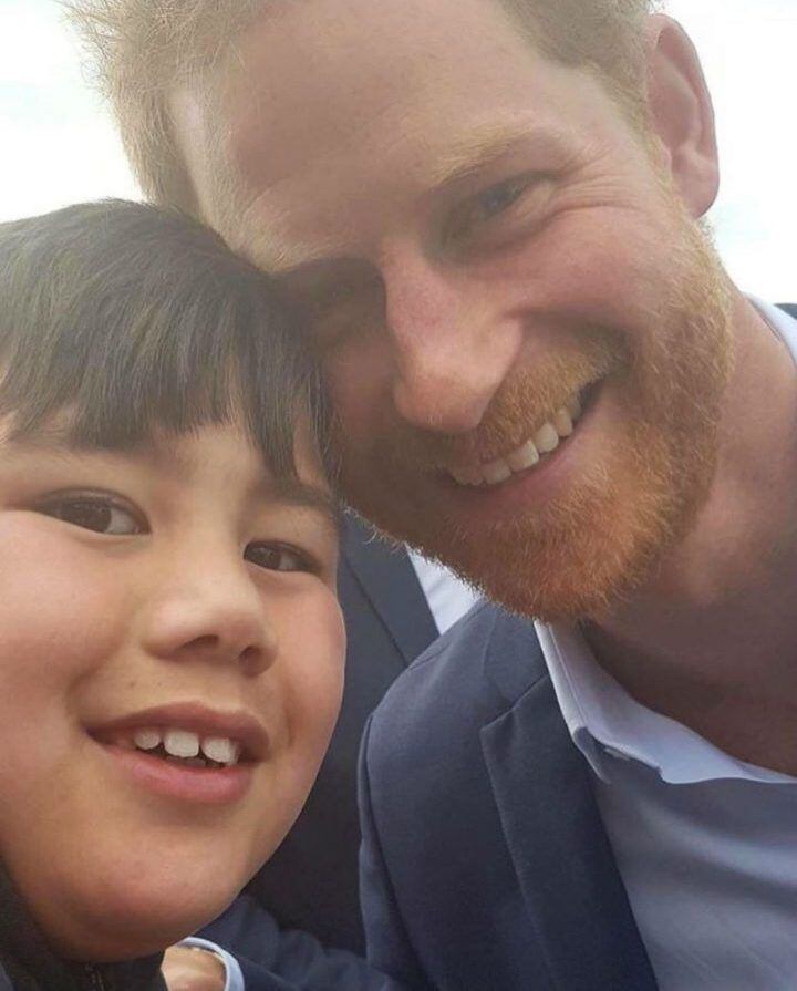 La conmovedora historia detrás del selfi del príncipe Harry