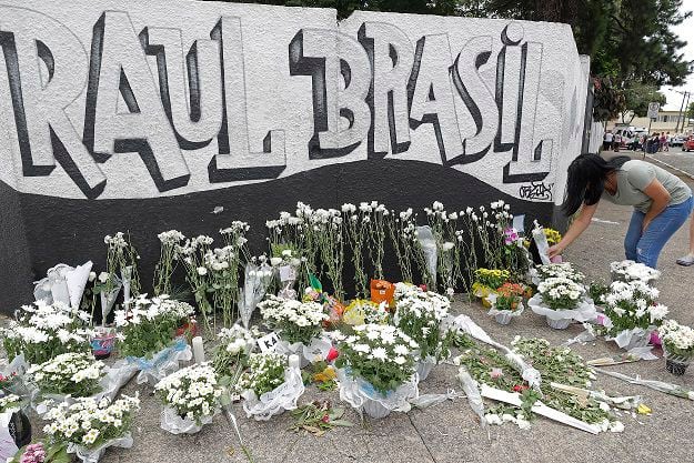 Multitudinario adiós a las víctimas de matanza en colegio de Sao Paulo