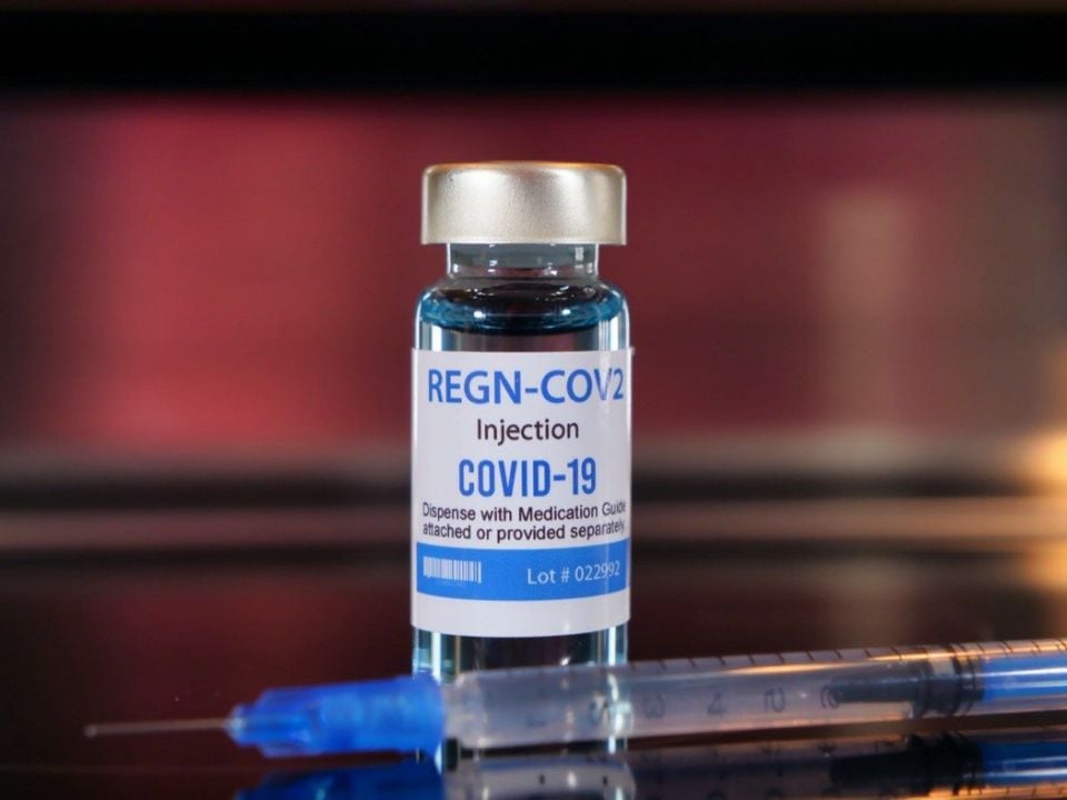 Regeneron afirma que su tratamiento es eficaz contra dos variantes de la Covid-19
