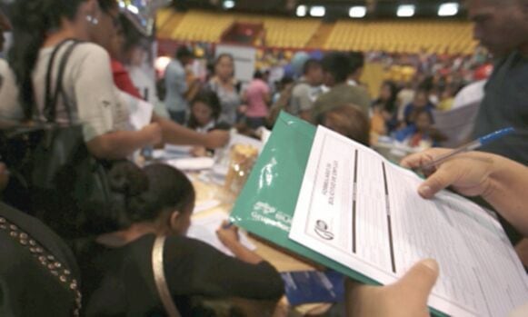 35% de los asistentes consigue empleo en ferias masivas