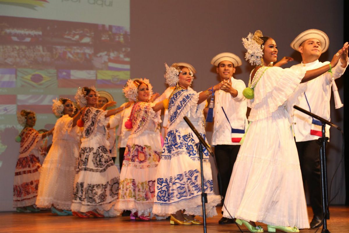 Panamá deslumbra en festival folclórico de Brasil