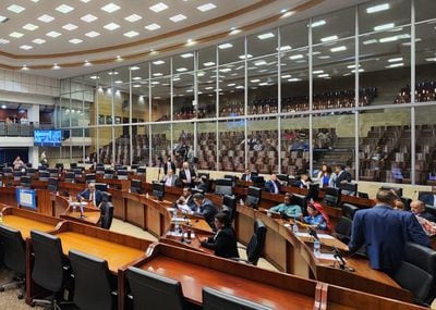 Blindan a funcionarios de la Asamblea Nacional con modificaciones a la ley de carrera administrativa