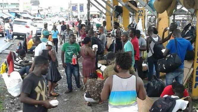 Habilitan centro de acopio en ciudad de Panamá para inmigrantes africanos varados en la frontera