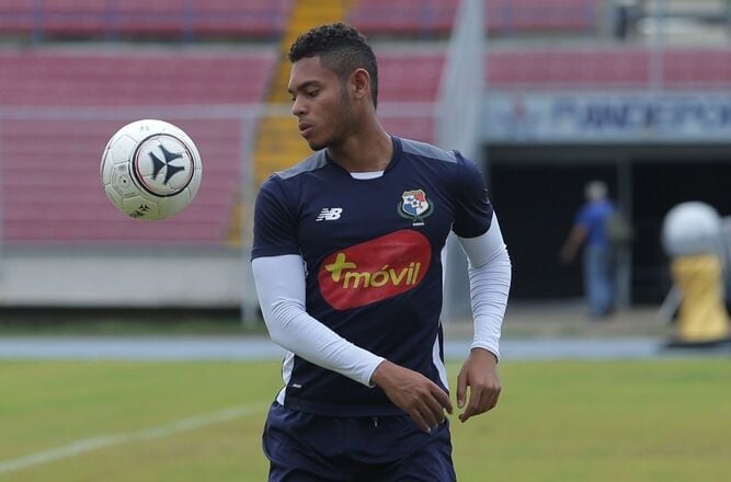 Ismael Díaz fue presentado por su nuevo equipo en Portugal La Prensa
