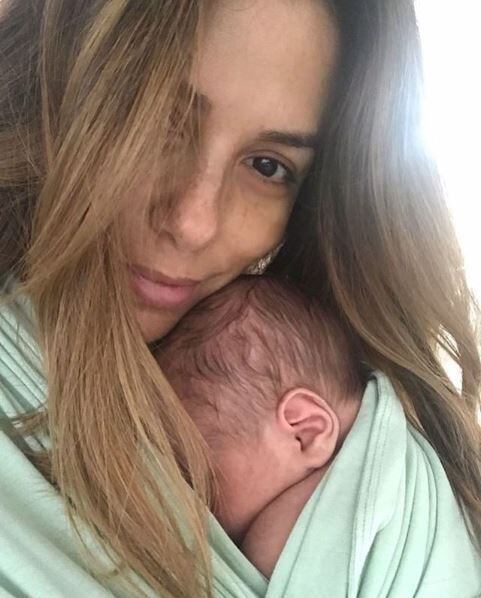 Eva Longoria presenta oficialmente a su bebé Santiago Enrique