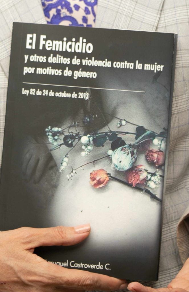 Maruquel Castroverde y su libro sobre crímenes de mujeres en Panamá