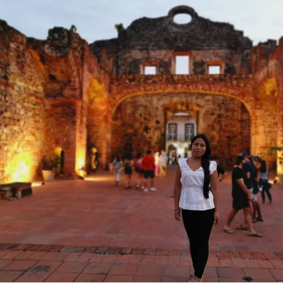 Yalitza Aparicio visitó el Casco Antiguo y el Canal de Panamá