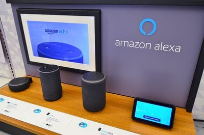 Amazon podría cobrar una suscripción mensual por una versión de su asistente Alexa con IA