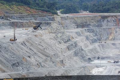 First Quantum resiente el golpe por el cierre de la mina en Panamá