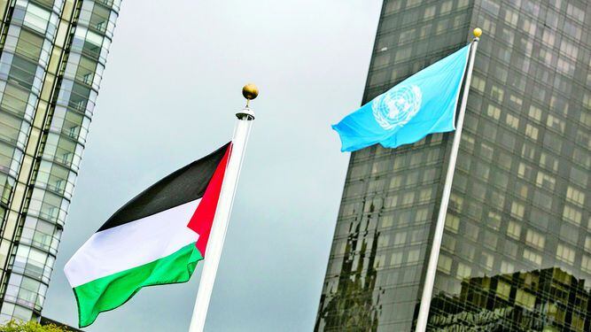 La bandera palestina ondea por primera vez en la sede de la ONU