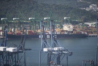 En 2.4% cayó el movimiento de contenedores en los puertos panameños