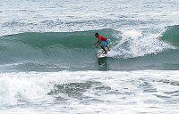 Alfonso triunfa en circuito de surf