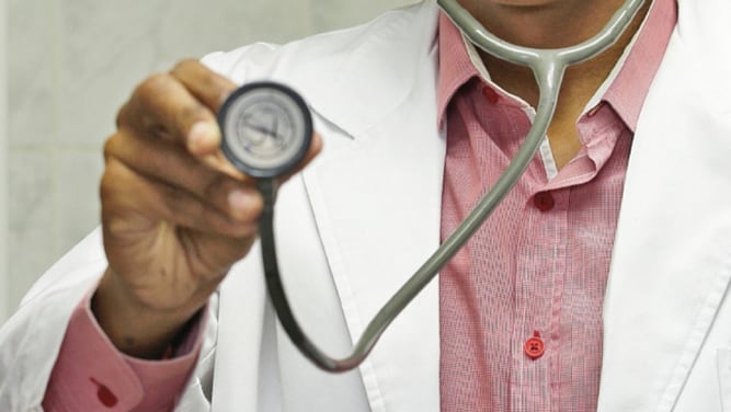 Falta de médicos y enfermeras se agrava en las comarcas de Panamá