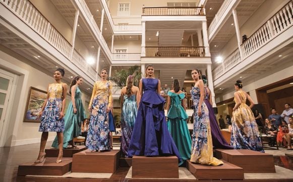 Una pasarela de romance floral