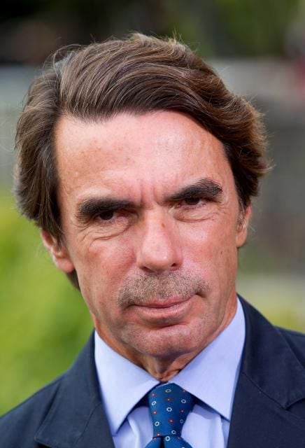 Aznar prevé años largos y difíciles para España antes de superar la