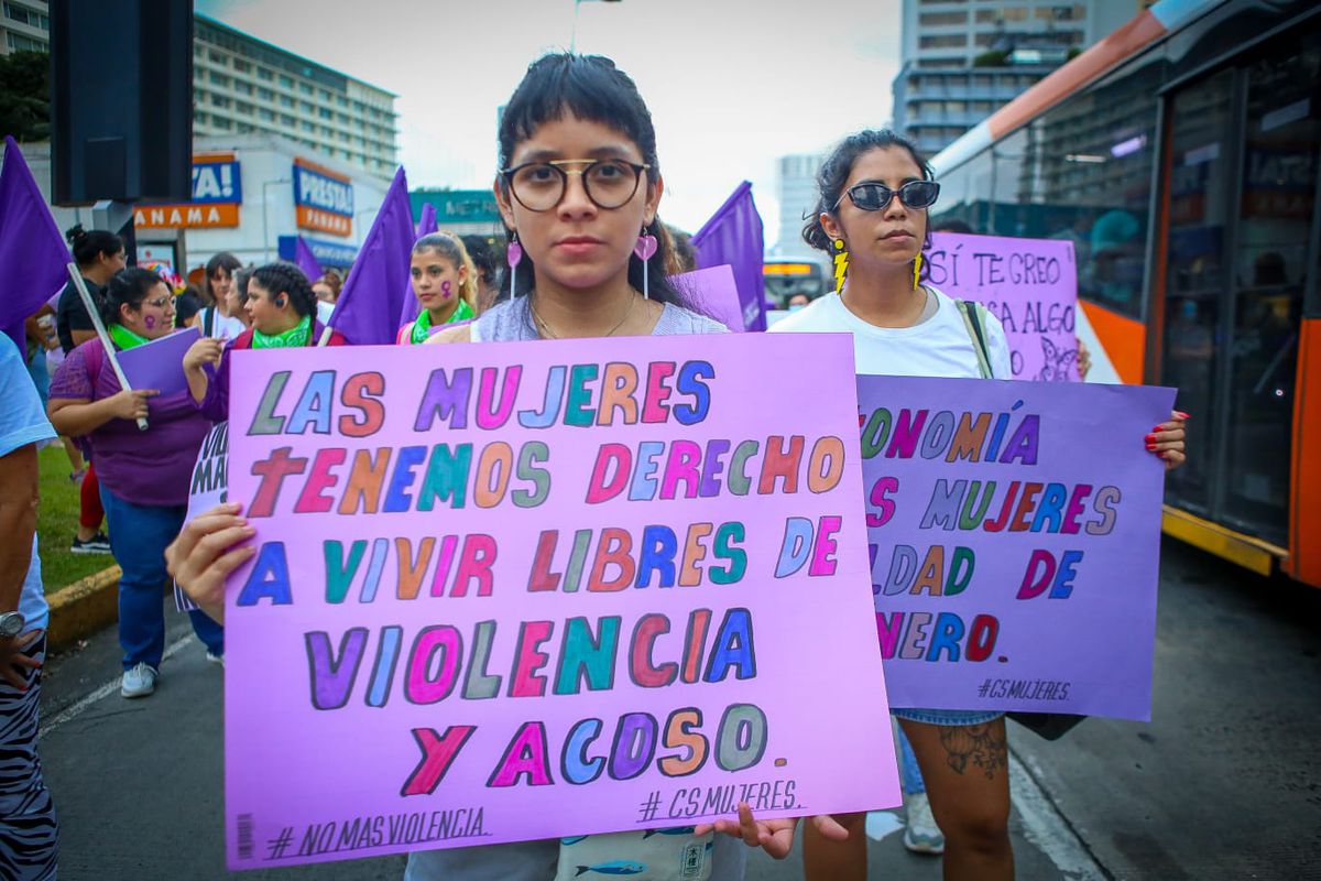Mujeres dispondrán de gas pimienta contra violencia machista en Panamá -  Manavisión