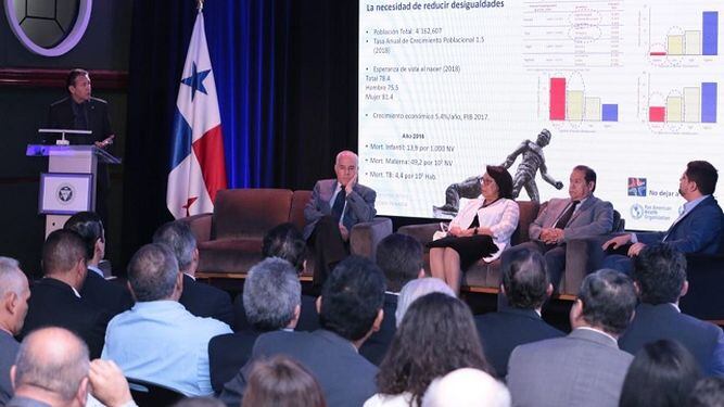 Cámara de Comercio analiza el sistema de salud panameño