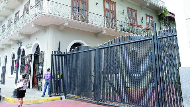 INAC: portones afectan 'autenticidad' del Casco Antiguo