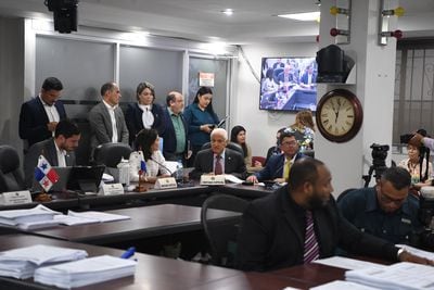 ‘El equipo ejecutivo del MEF debe estar preso’, dice Juan Diego Vásquez, durante sesión de la Comisión de Presupuesto