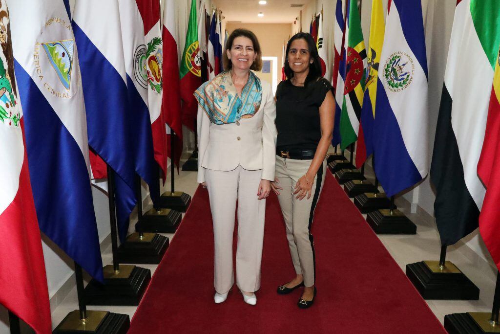 Mujeres panameñas se preparan para liderar en el sector público