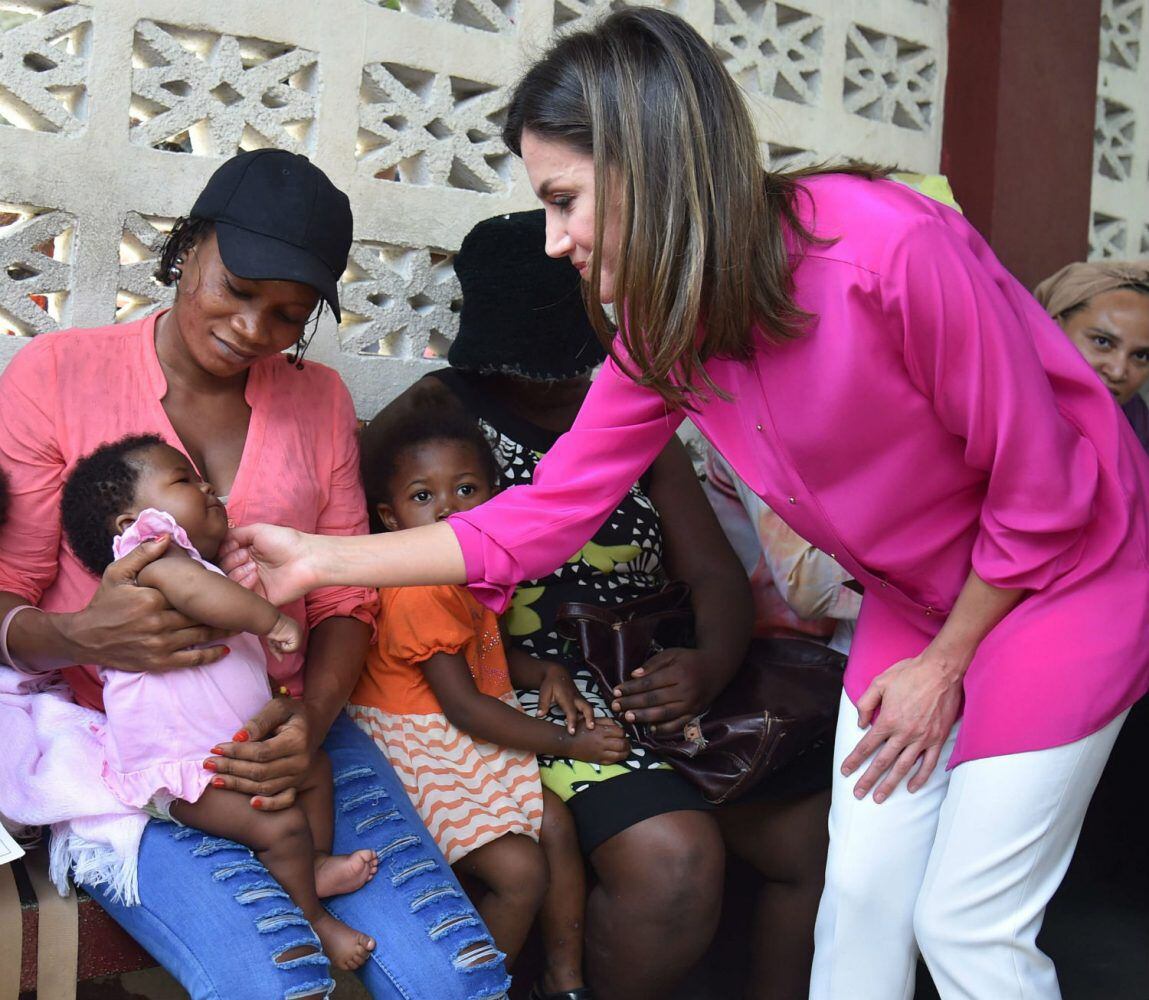 Las muestras de afecto de la reina Letizia en Haití