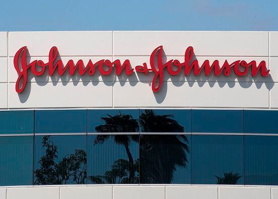 La empresa Johnson & Johnson detiene los ensayos de vacuna anti-Covid-19 por un participante enfermo