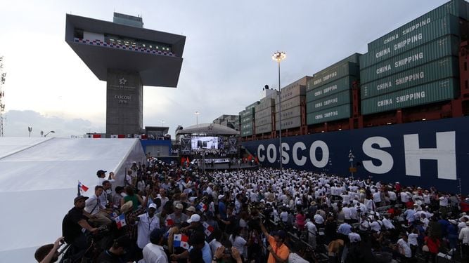 El Cosco Shipping Panamá atraviesa Cocolí y se completa la inauguración del tercer juego de esclusas