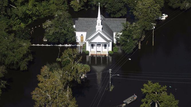 Ordenan evacuaciones en Carolina del Norte por inundaciones