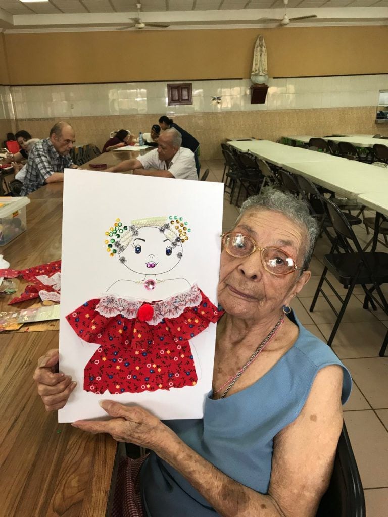 #Adoptaunabuelito: arte, corazón, color y terapia para nuestros adultos mayores