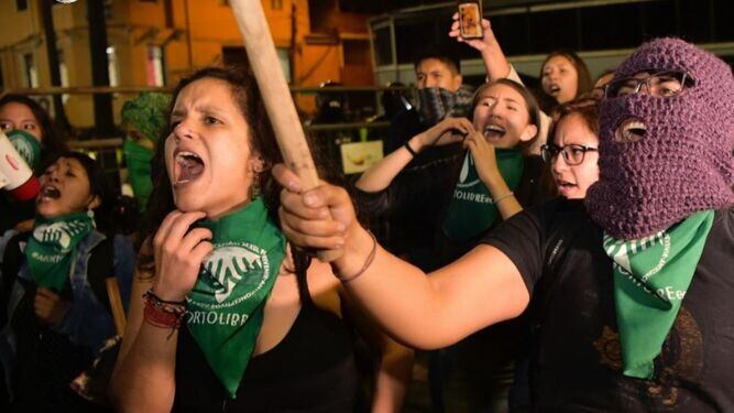 Congreso de Ecuador vota en contra de la despenalización del aborto