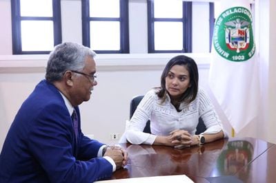 La canciller Janaina Tewaney se reúne con el embajador de Panamá en Nicaragua, donde se refugia Martinelli