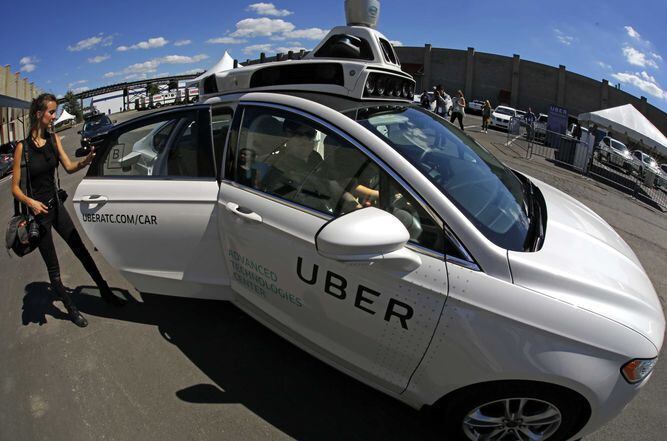 Uber estrena primeros taxis que se manejan sin conductores; Subimos a ...