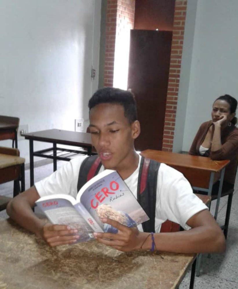 Libro panameño ‘Cero Rubias’ inspira taller de sexualidad en Venezuela