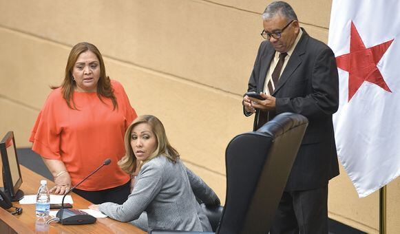 Diputados tejen sus alianzas partidistas