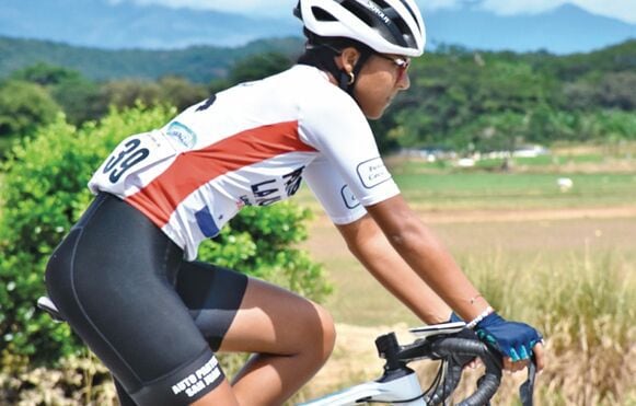 Geraldine López asaltó el liderato del Tour Femenino
