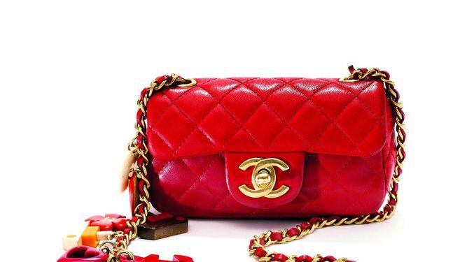Muestra sobre el bolso Chanel | La Prensa Panamá