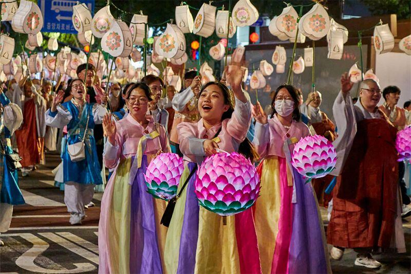 El festival de los faroles de loto, una tradición milenaria