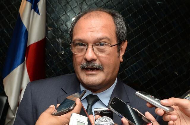 Estivenson Girón da a conocer su equipo de trabajo en la Caja de Seguro Social