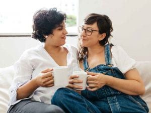 Mamá²: Guía gratuita para parejas de mujeres que desean ser madres