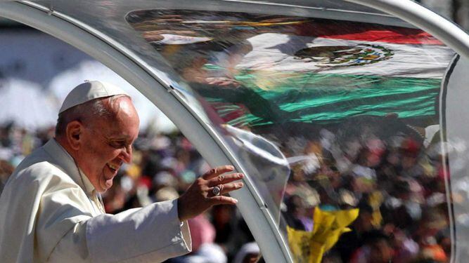 El papa visita uno de los centros del narcotráfico en México