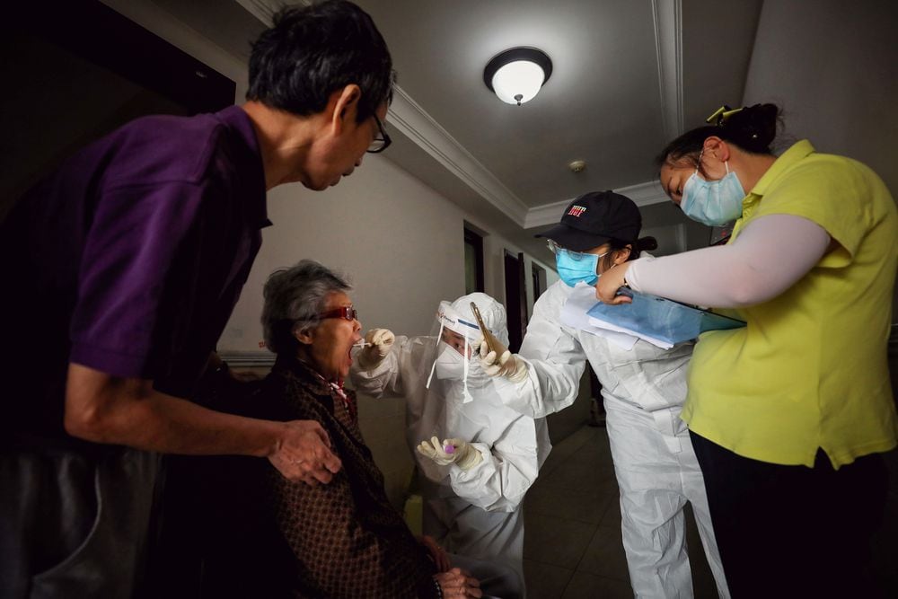 China organiza pruebas masivas de detección de coronavirus en Wuhan