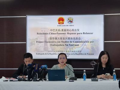 Gobierno chino dispuesto a cooperar en la construcción del tren Panamá-David, anuncia embajadora Xue Xueyuan